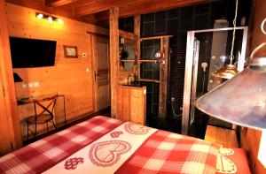 Chalets Prestigious 18 Person Chalet with Pool and Jacuzzi : photos des chambres