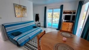 Chalets La Jenny Village Naturiste - chalet 4/6 personnes : photos des chambres