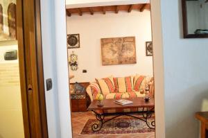 Apartment with Little Arch