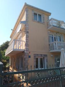 Krasici Sunhouse - Ubytování bez kategorie ve městě Tivat