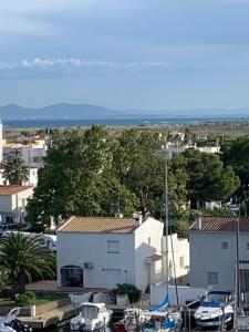 Vue canal + roof top de 60 m2