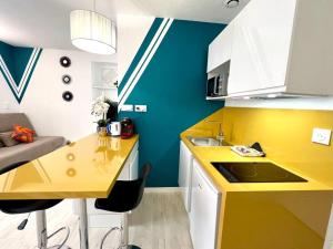 Appartements Color Studio - Proche Gare - 2P : photos des chambres