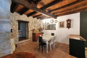 Comfortable stone house apartment 4 persons Poreč, 4km