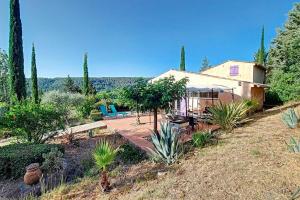 Maisons de vacances Aux trois Cypres Salernes en Provence : photos des chambres