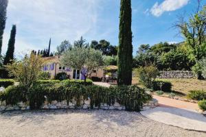 Maisons de vacances Aux trois Cypres Salernes en Provence : photos des chambres