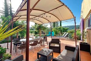 Maisons de vacances Aux trois Cypres Salernes en Provence : photos des chambres