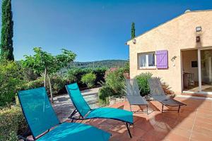 Maisons de vacances Aux trois Cypres Salernes en Provence : photos des chambres