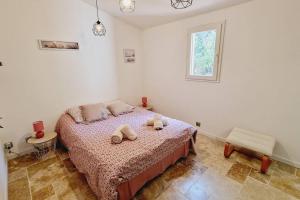 Maisons de vacances Aux trois Cypres Salernes en Provence : photos des chambres