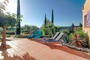 Maisons de vacances Aux trois Cypres Salernes en Provence : photos des chambres
