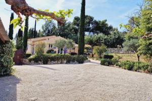 Maisons de vacances Aux trois Cypres Salernes en Provence : photos des chambres