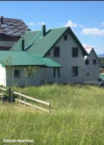 Apartman-kuća-Žabljak