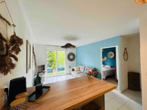 Appartement cosy, calme, lumineux, balcon, parking