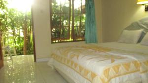 Adus Beach Inn