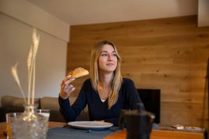 SnowLake Suite & Apartment