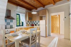 Villa Terpsichore St George Retreat BY APOKORONAS-VILLAS