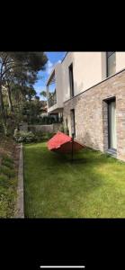 Appartement de standing avec piscine et plage à pieds