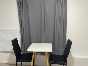 Studio flat private bathroom wc and kitchenette