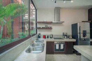 Luxury 2 BDR 2 BTH 2 Bikes Jacuzzi FibOptic WiFi.