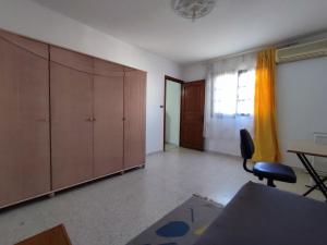 Calm place and near to the beach with water 24h