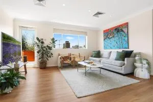 Randwick l 3 Bedroom Apartment + Parking - Sídney