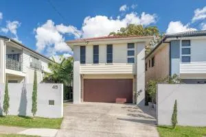 Large house 7 mins from Airport - Shorncliffe