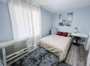 Banff Garden Suite&2mins Bus station Close LRT& Free Parking