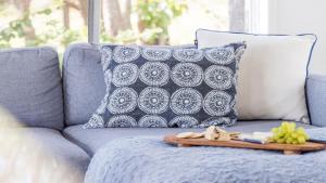 Wreck Beach Retreat - 3 Flannel Flower Fairway - close to the waters edge