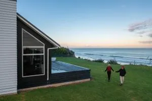 MOKAU BEACH HOUSE - Pukearuhe