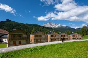 GreenWood Chalet - Spacious Alpine Retreat with Mountain Views - Vodo Cadore