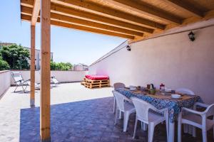 Ibiscus Apartment with Terrace by Wonderful Italy