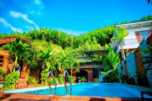 Hillside View Bungalow Homestay