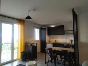 Appartements Tres bel F2 avec pleine vue mer. : photos des chambres