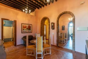 Casa Plaza de la Lota by Ĥ