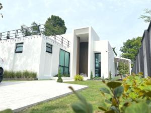 168 Garden Pool Villa - 4hvězdičkové hotely ve městě Nong Prue