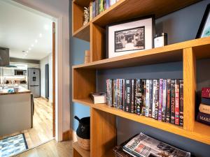 Stunning 2BR Townhouse in Belfasts Best Location - Pass the Keys