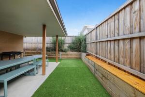 Island Life by ReadyStay - BYO LINEN & TOWELS