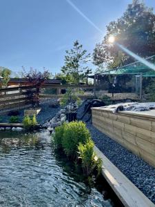 Vättervy Glamping- Ravinstuga