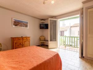 Appartements Apartment Le Soleil Camarguais - SMM153 by Interhome : photos des chambres