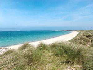 Maisons de vacances Holiday Home Tal Ar Mor by Interhome : photos des chambres