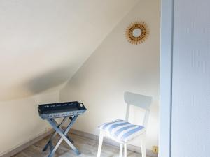 Maisons de vacances Holiday Home Bleue - LOQ206 by Interhome : photos des chambres