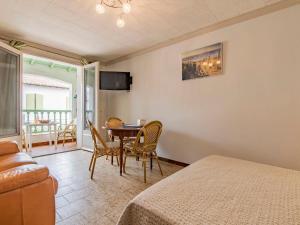 Apartment Le Soleil Camarguais-2 by Interhome