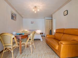 Appartements Apartment Le Soleil Camarguais - SMM151 by Interhome : photos des chambres