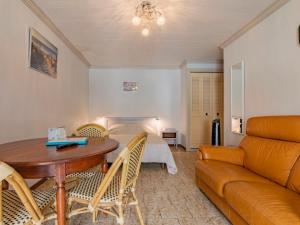 Appartements Apartment Le Soleil Camarguais - SMM151 by Interhome : photos des chambres