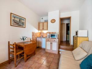 Apartment Val des Chênes-4 by Interhome