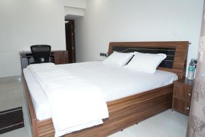 Madhav Kuteer B- 34 Vrindavan