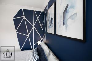 Large 3 Bed House - Long Stays Welcome - Smart TVs in Each Bedroom - Parking - Wifi