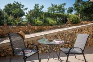 Malena Apartment by 8essentially