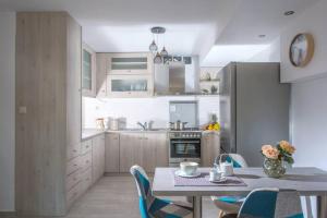 Malena Apartment by 8essentially