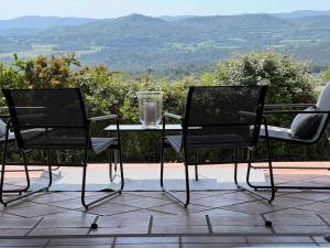 Maisons de vacances Proche Roussillon Luberon villa avec vue, piscine chauffee et climatisation : photos des chambres