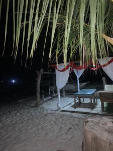 Nitasnipahut Pamilacan island